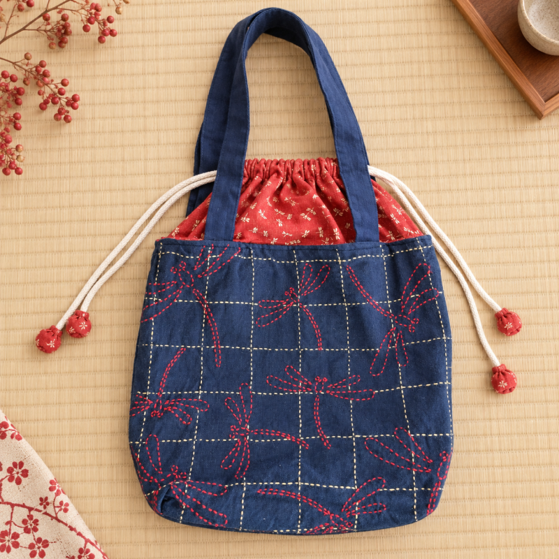 Handgemaakte Japanse tas met rode sashiko libellen