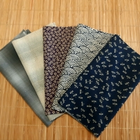 half fat quarter fabric bundle: blauwe grijze tinten