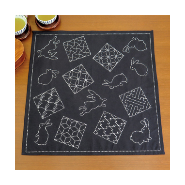 sashiko kit #314 &ndash; tafelkleedje konijntjes