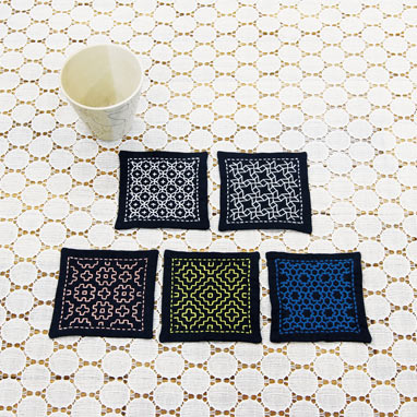 olympus sashiko kit SK-331 - hitomezashi onderzetters blauw 5 stuks