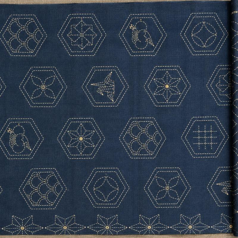 printed sashiko stof #20 &ndash; Japanse hexagonmotieven &ndash; 25 cm