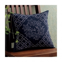 sashiko kit #259: flower cushion Maple leaves
